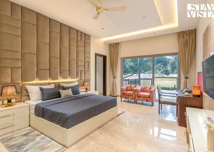 Stayvista At Villa Solace With Lawn